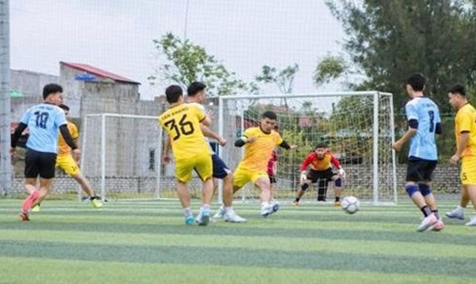 Các đoàn viên tham gia giải bóng đá do Công đoàn tổ chức. Ảnh: Công đoàn Thanh Hóa
