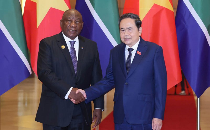 Politburo member and National Assembly Chairman Tran Thanh Man met with President of the Republic of South Africa Ciryl Ramaphosa. Photo: Hai Nguyen