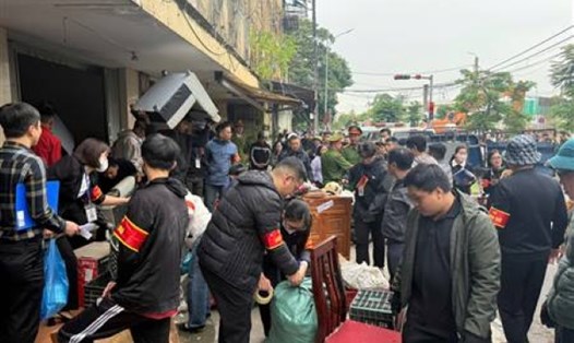 Toàn cảnh buổi cưỡng chế. Ảnh: Cổng TTĐT phường Ngô Quyền, Hải Phòng