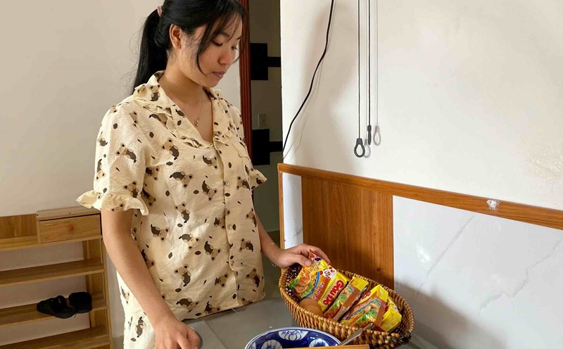 Students can stay at the hotel for free during the rainy and stormy season. Photo: Ngo Hien