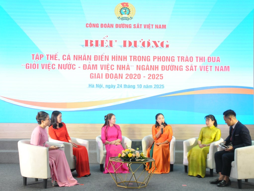 Cac ca nhan dien hinh giao luu tai chuong trinh. Anh: Que Chi