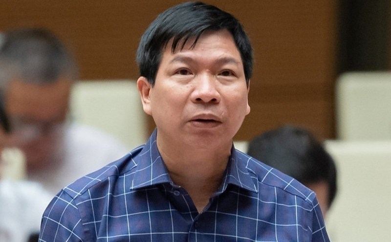 Repeat the term of a National Assembly delegate of the 15th tenure with Mr. Tran Van Thuc. Photo: Quochoi.vn