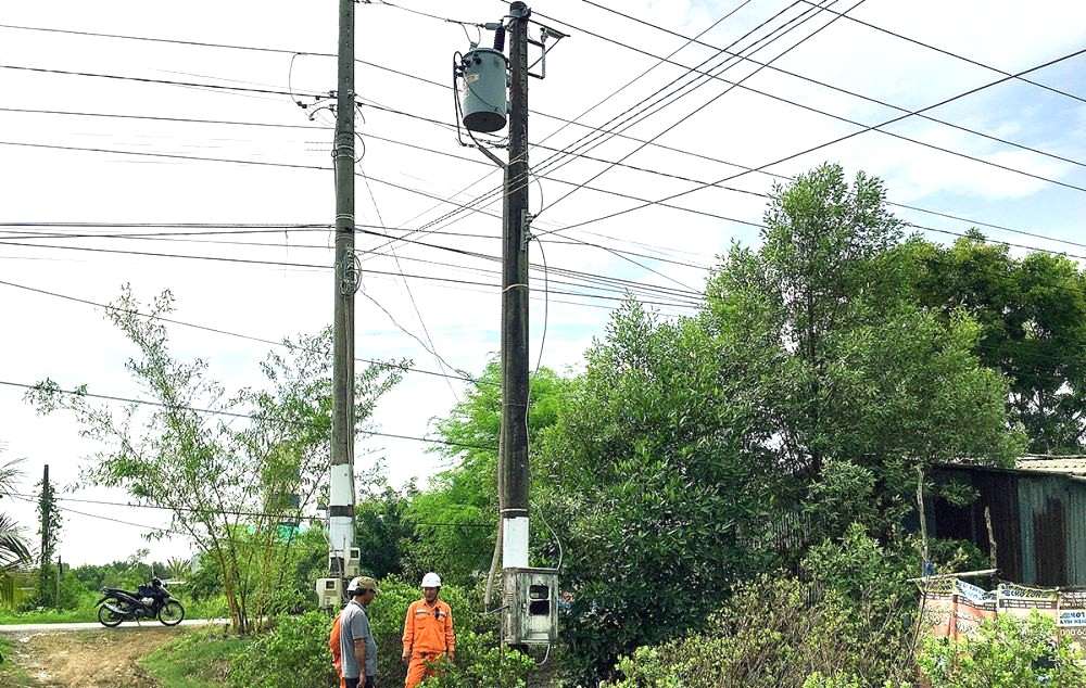 Kiem tra day tiep dien tai tinh Ca Mau. Anh: Nhat Ho