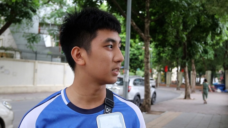 Anh Hai, nguoi dan phuong Nghia Do thuong xuyen chay bo tai khu vuc nay. Anh: My Linh