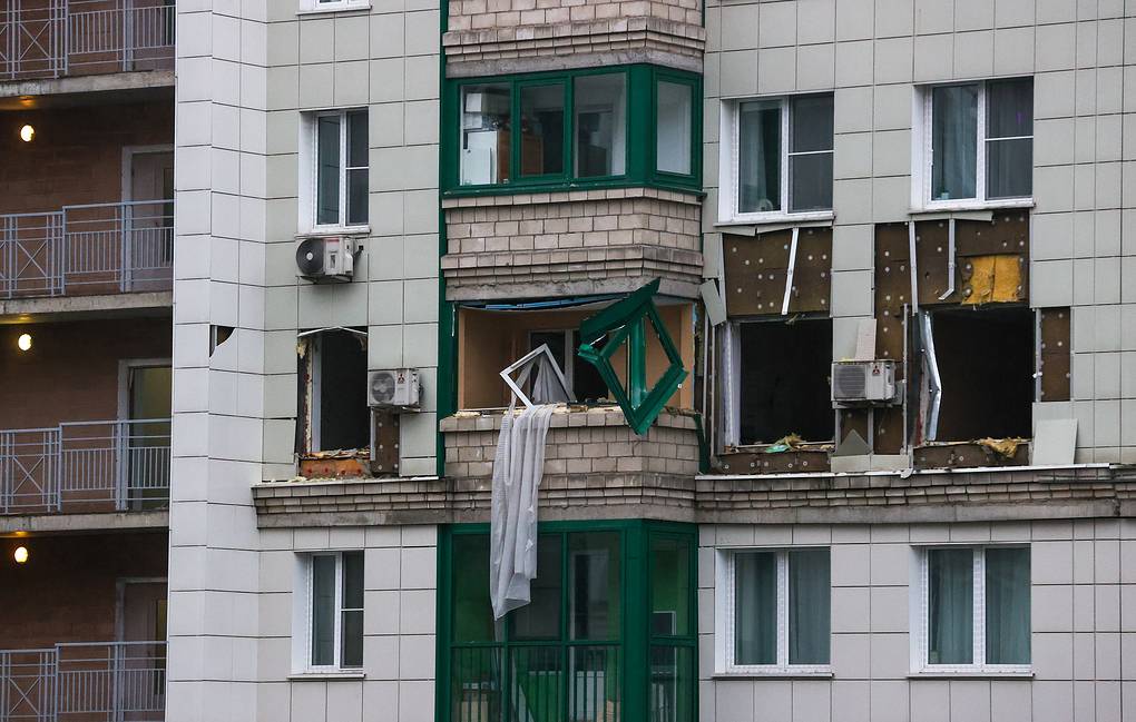 An unmanned aerial vehicle (UAV) crashed into an apartment building in the suburbs of Moscow, Russia, injuring many people. Photo: TASS