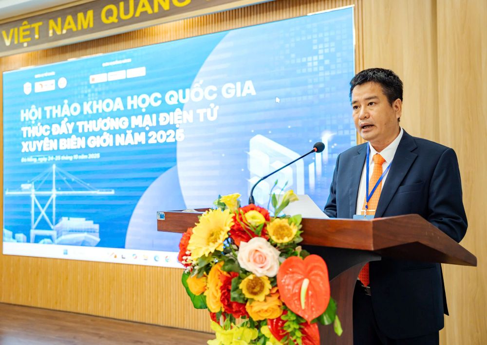 PGS.TS. Doan Ngoc Phi Anh, Pho Hieu truong Truong Dai hoc Kinh te - Dai hoc Da Nang phat bieu tai su kien. Anh: Nha Phuong