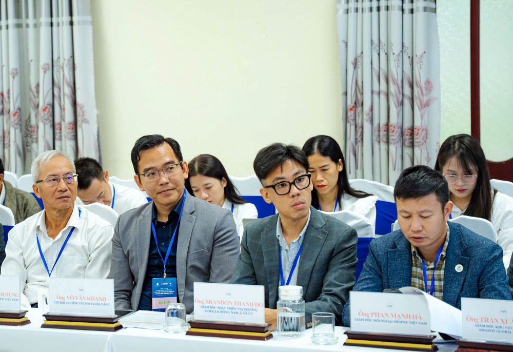 The "big guy" in the technology industry helps Vietnamese enterprises expand online exports. Photo: Nha Phuong