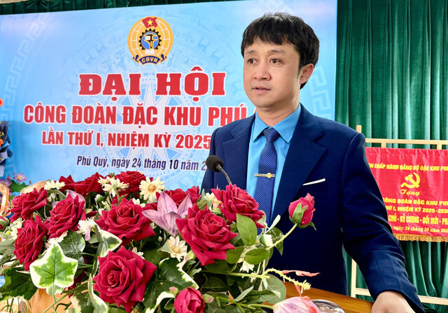 El vicepresidente de la Federacion Laboral de la provincia de Lam Dong el Sr. Ho Cong Duong habla en el I Congreso Sindical de la Zona Especial de Phu Quy mandato 2025-2030. Foto: Duc Lam