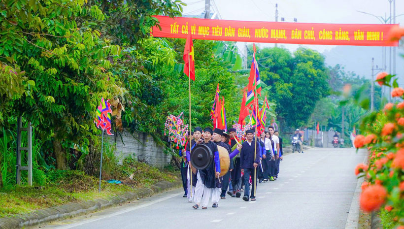 Le ruoc thay Mo len Den chinh Dong Cuong tai Le Com moi nam 2025.