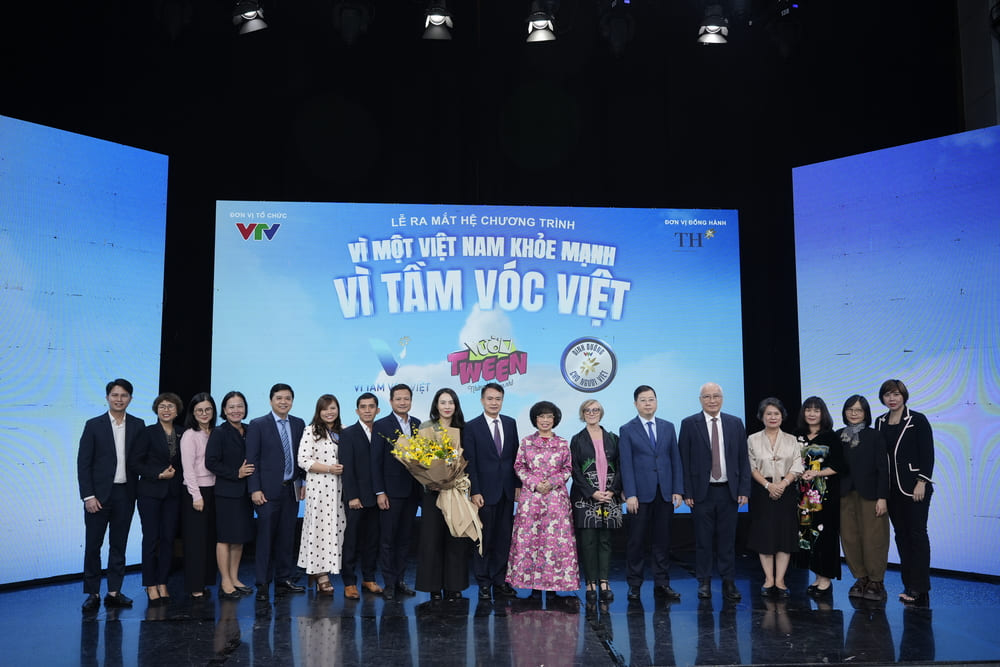 Buoi le co su tham du cua Cuc Y te Du phong, Vien Dinh duong Quoc gia (Bo Y te), Quy Nhi dong Lien Hop Quoc (UNICEF), Tap doan TH, cung nhieu chuyen gia va to chuc uy tin, the hien dinh huong hop tac lien nganh va phat trien ben vung cua VTV trong viec nang cao suc khoe, tam voc va doi song tinh than cua nguoi dan Viet Nam, dac biet la the he tre. Anh: VTV 