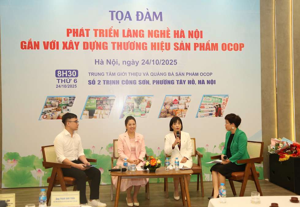 Toa dam “Phat trien lang nghe Ha Noi gan voi xay dung thuong hieu san pham OCOP”. Anh: Tuyet Lan