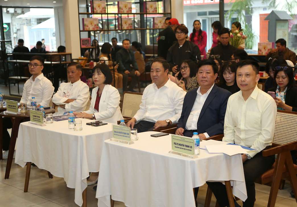 Toan canh Toa dam “Phat trien lang nghe Ha Noi gan voi xay dung thuong hieu san pham OCOP”. Anh: Tuyet Lan