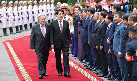 Ủy viên Bộ Chính trị, Chủ tịch nước Lương Cường chủ trì lễ đón Tổng Thư ký Liên Hợp Quốc António Guterres. Ảnh: Hải Nguyễn