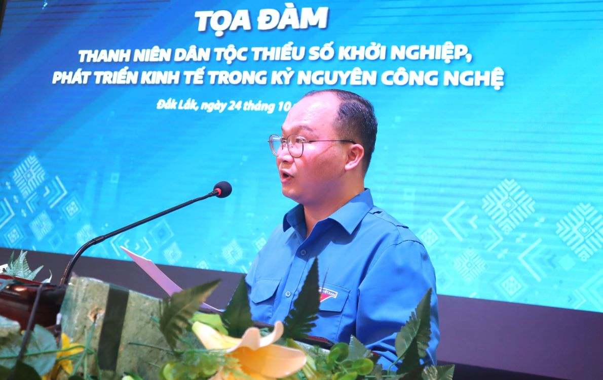 Anh Canh Chi Quan – Pho Truong ban Cong tac Thanh thieu nhi Trung uong Doan phat bieu tai buoi toa dam. Anh: Thanh Quynh