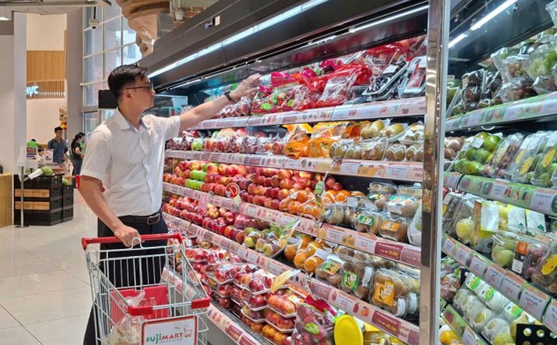 Retail businesses across the country are busy preparing large-scale stimulus programs, with the goal of both boosting revenue and stimulating consumption to contribute to GDP growth. Photo: Tuyet Lan