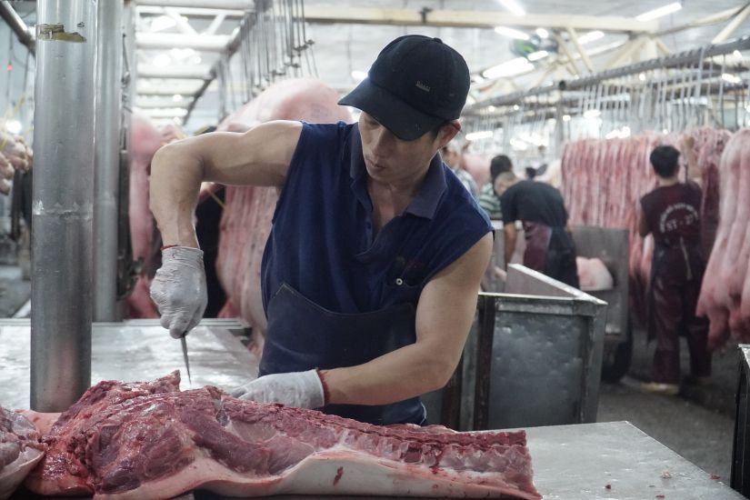 호치민시는 2025년 12월 1일부터 거래소를 통한 돼지고기 거래 시범 모델을 시범 운영합니다. 사진: Ngoc Le