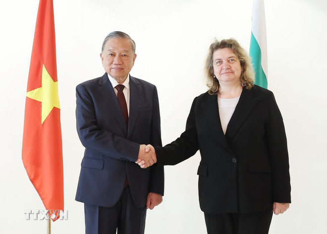 General Secretary To Lam and President of the Bulgarian National Assembly Natalia Kiselova. Photo: VNA