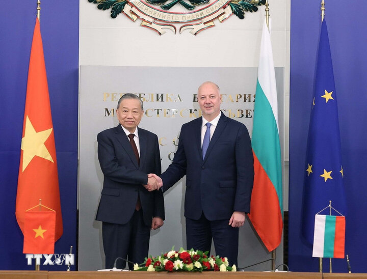 General Secretary To Lam and Bulgarian Prime Minister Rosen Zhelyazkov. Photo: VNA