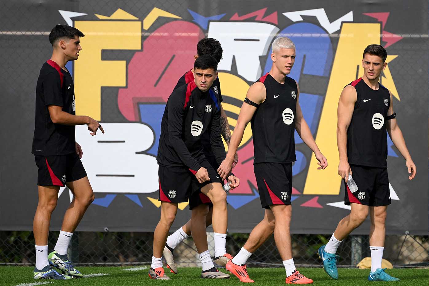 Barcelona dang gap qua nhieu van de ve luc luong. Anh: AFP