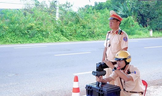Công an kiểm tra phạt nguội lỗi chạy quá tốc độ. Ảnh: Công an Đông Nai