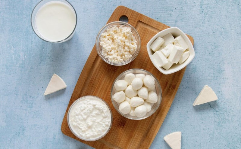 Add topping to make the cheese bowl more nutritious. Photo: Thuy Duong