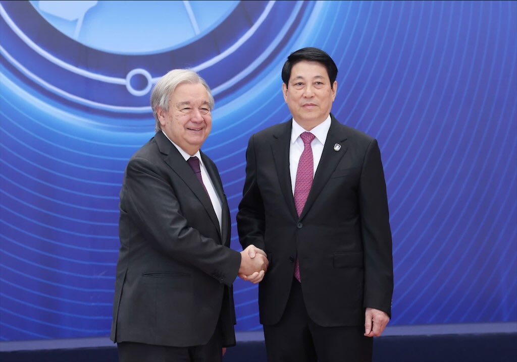 Politburo member and President Luong Cuong welcomed United Nations Secretary-General Antonio Guterres. Photo: Hai Nguyen