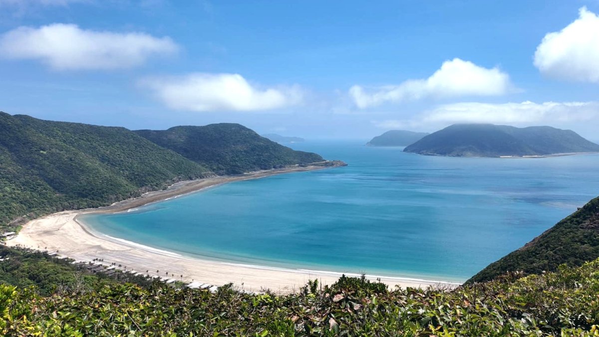 The romantic beach of Asia's Leading Honeymoon Resort in 2025 in Con Dao (HCMC). Photo: Cuong Tran