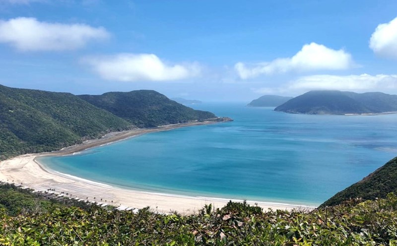 The romantic beach of Asia's Leading Honeymoon Resort in 2025 in Con Dao (HCMC). Photo: Cuong Tran