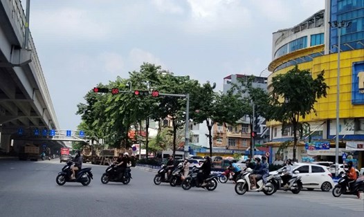 Người dân lưu ý thời gian qua, Hà Nội phạt nguội nhiều xe máy vi phạm. Ảnh: Xuyên Đông