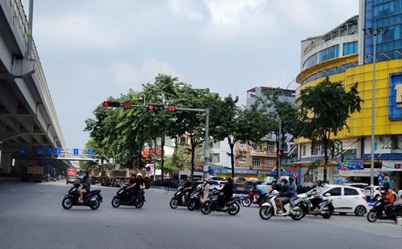 People should note that recently, Hanoi has imposed fines on many motorbikes for violations. Photo: Xuyen Dong