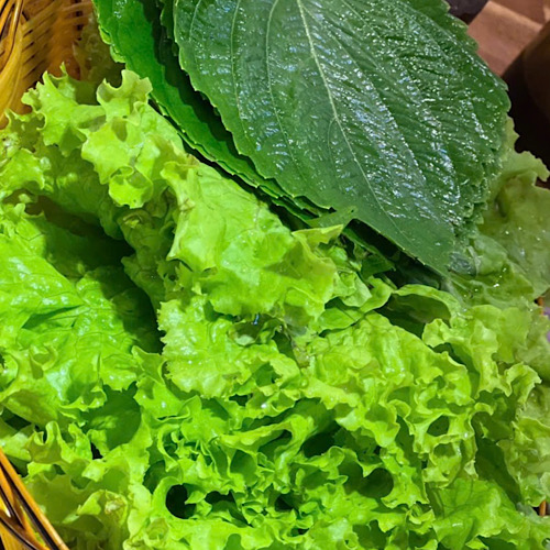 Salad with lettuce helps improve kidney function. Photo: Quang Minh.