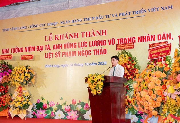 Dong chi Lai Tien Quan - Pho Tong Giam doc BIDV, phat bieu tai buoi le