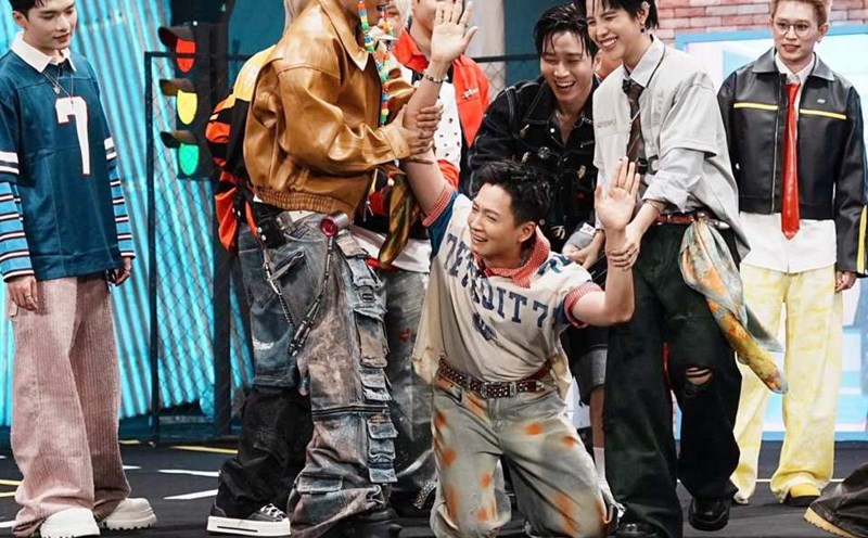 Say hi brother Ngo Kien Huy (in the middle) is currently ranked No. 1. Photo: VieON.