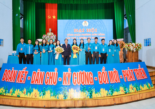 Dien Hong Ward Trade Union protects and cares for the rights of workers in the area. Photo: Thanh Tuan