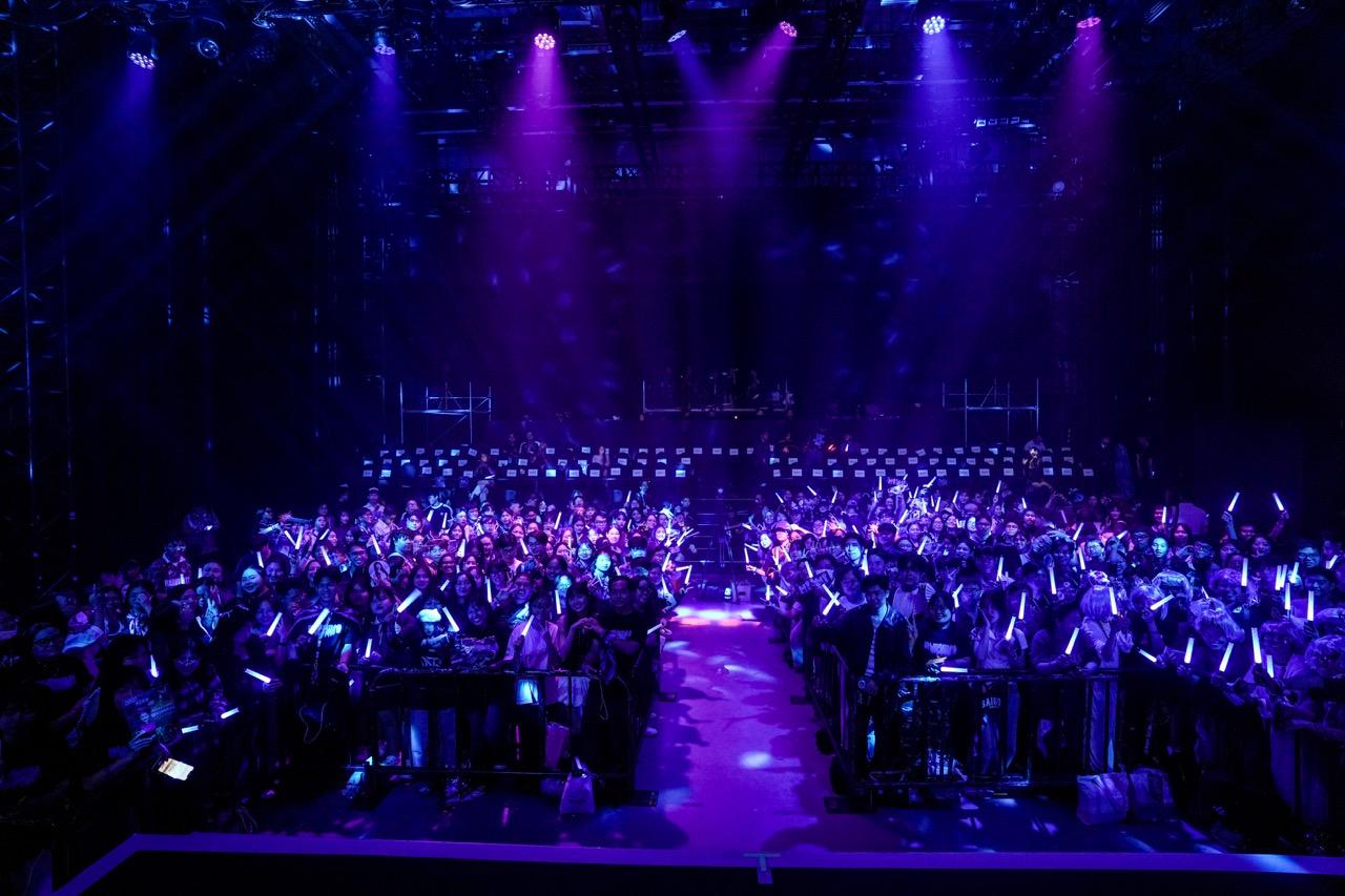 Nguoi ham mo tham du show. Anh: Ban to chuc.