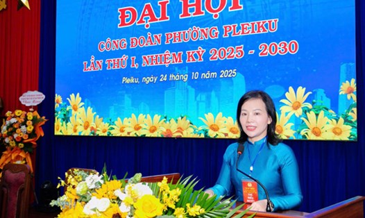 Bà Nguyễn Thị Ánh Xuân – Chủ tịch Công đoàn phường Pleiku khẳng định việc tiếp tục đối thoại, thương lượng để đảm bảo chế độ phúc lợi cho công nhân. Ảnh: Thanh Tuấn