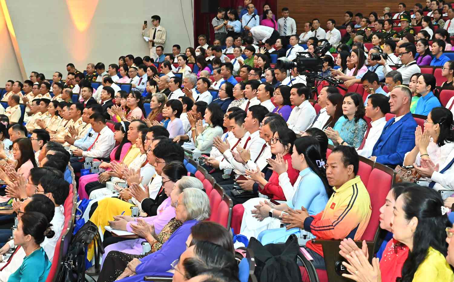 Delegates attending the first Patriotic Emulation Congress of Ho Chi Minh City. Photo: Viet Dung