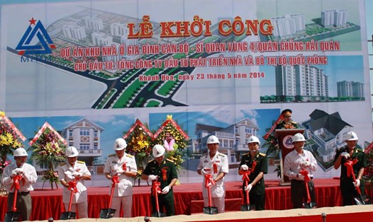 Hình ảnh tại lễ khởi công dự án Khu nhà ở gia đình cán bộ sỹ quan Vùng 4 trước đây. Ảnh: Cam Lâm