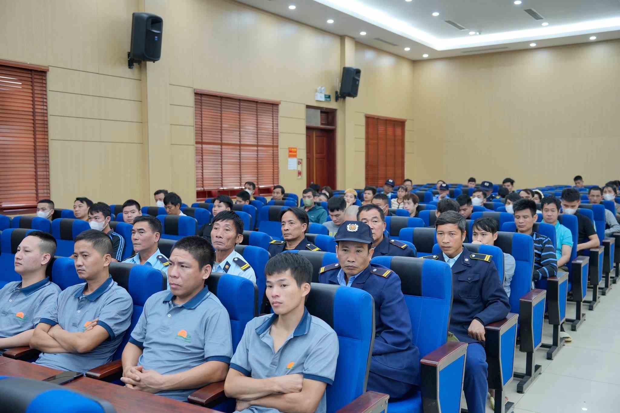 The training session contributes to raising awareness and skills in handling emergency situations for workers. Photo: Tien Hung Joint Stock Company