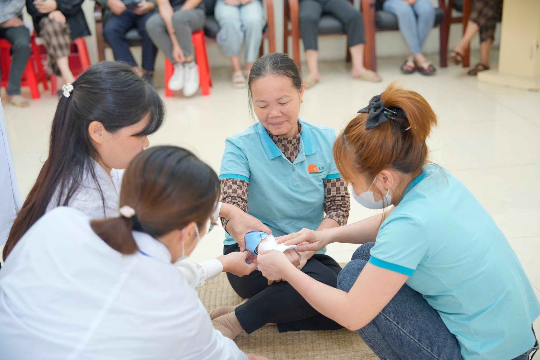 Can bo, cong nhan vien Cong ty Co phan Tien Hung tham gia Chuong trinh Huan luyen An ninh, Phong chay chua chay, Cuu nan cuu ho va So cap cuu nam 2025. Anh: Cong ty Co phan Tien Hung