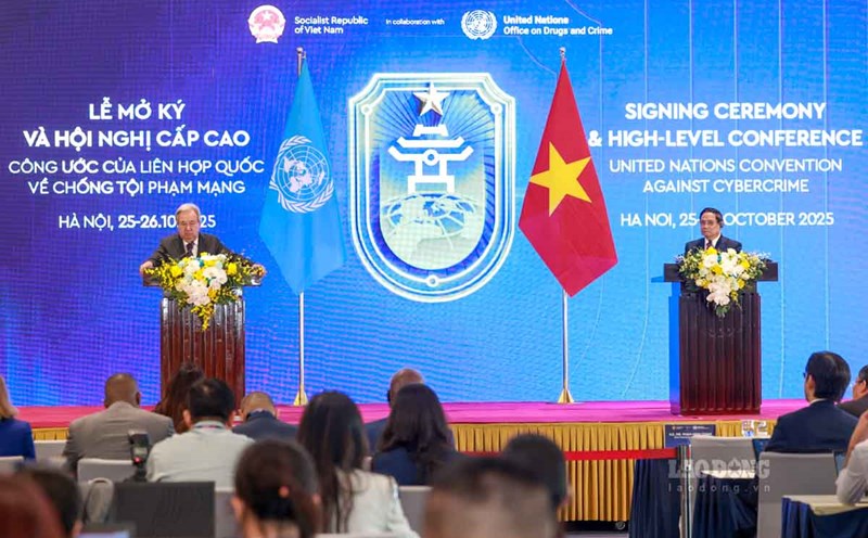 Politburo member and Prime Minister Pham Minh Chinh and United Nations Secretary-General Antonio Guterres met with the press at the Opening Ceremony and High-Level Conference of the Hanoi Convention on the afternoon of October 25. Photo: Hai Nguyen