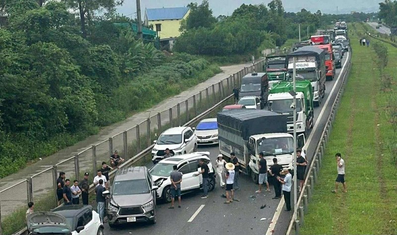 Traffic accident on Hanoi - Thai Nguyen highway in September 2025. Photo: Thanh Huyen