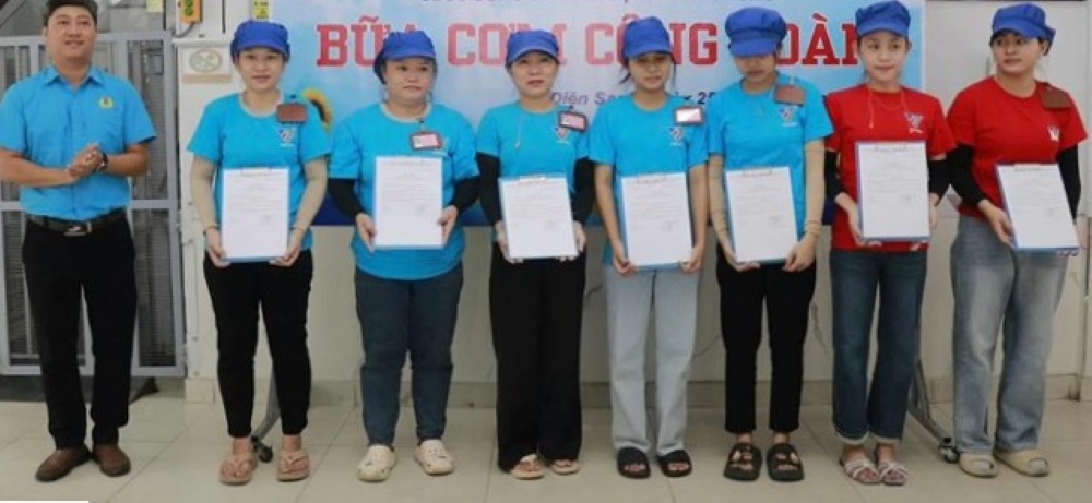 The Quang Tri Provincial Federation of Labor continues to direct trade unions at all levels to promote propaganda and mobilization to develop union members. Photo: Quang Tri Trade Union