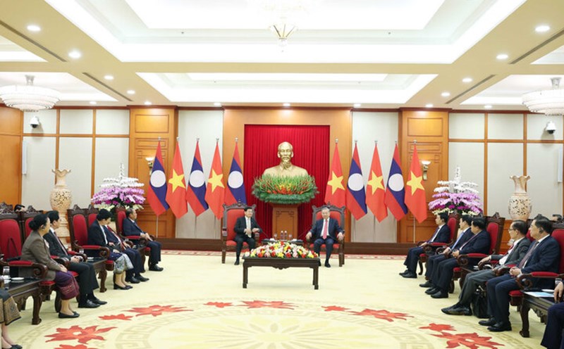General Secretary To Lam received General Secretary and President of Laos Thongloun Sisoulith. Photo: VNA