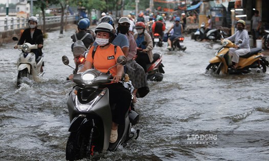 Khu vực Nam Bộ đón đợt mưa lớn. Ảnh: Việt Anh
