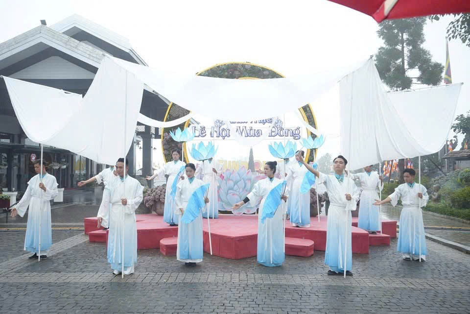 Chuoi hoat dong van hoa, nghe thuat va du lich soi dong. Anh: Pham Quynh