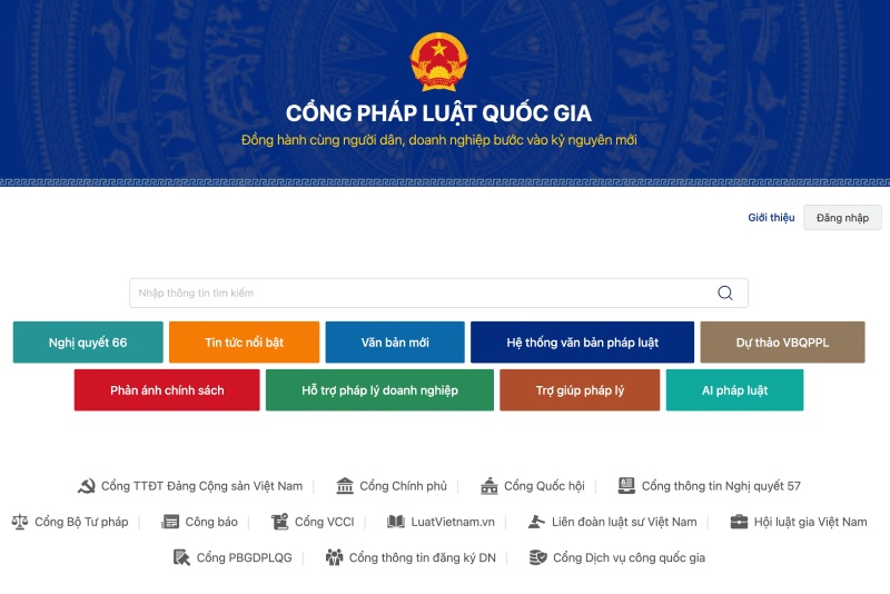 Giao diện Cổng pháp luật quốc gia. Ảnh: Trí Minh