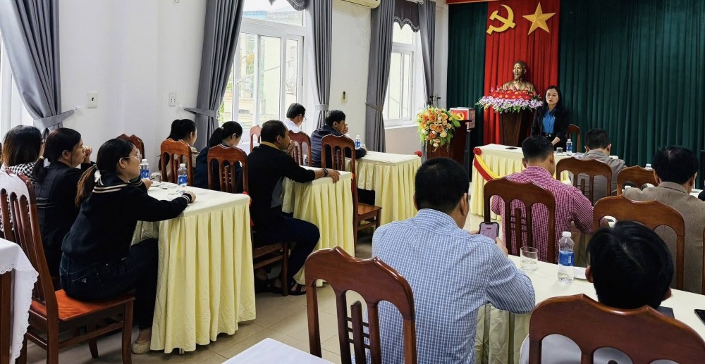 The meeting evaluated the results of past activities and deployed key tasks in the coming time. Photo: Quang Tri Trade Union
