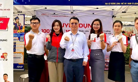 Theo Công ty Anphabe, môi trường làm việc ngày nay quy tụ đến 4 thế hệ cùng làm việc: Baby Boomer, Gen X, Gen Y và Gen Z, mang lại cả cơ hội và thách thức trong xây dựng văn hóa doanh nghiệp. Ảnh: Quỳnh Chi