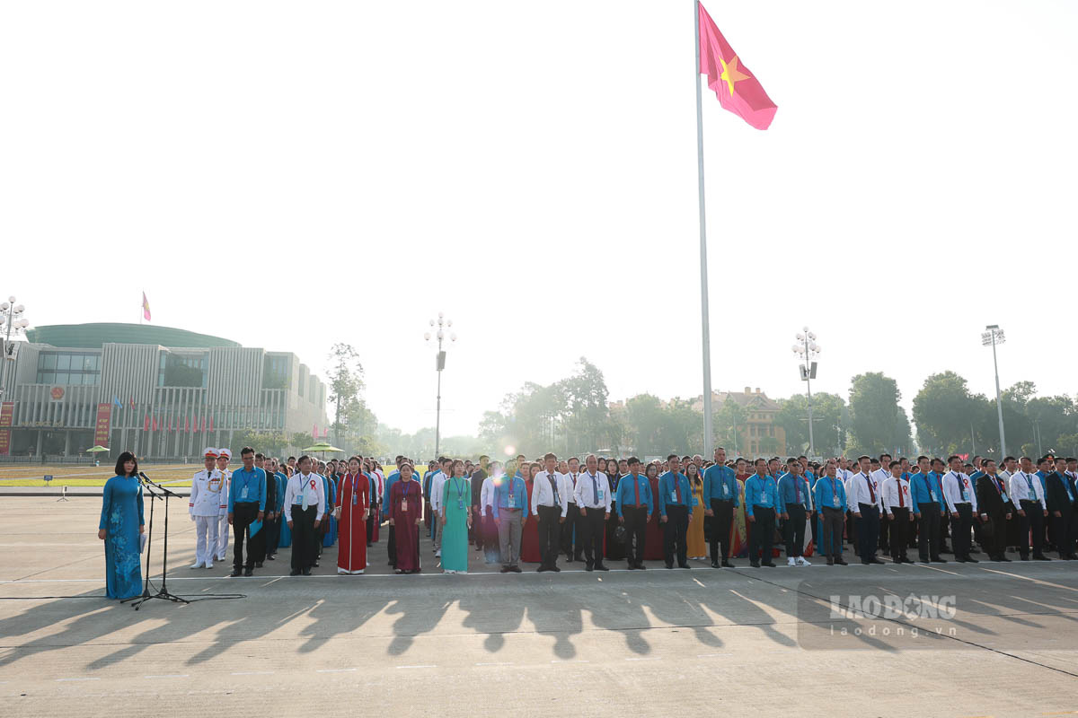 Cac dai bieu thanh kinh tuong nho den Chu tich Ho Chi Minh vi dai. Anh: Hai Nguyen
